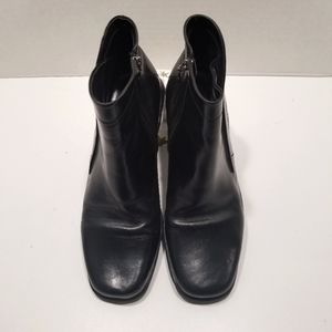 BCBG Paris Black Leather Ankle Boots Zipper 8.5B/39.5
